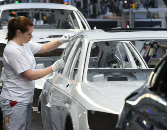 欧洲11月汽车销量同比增长2.4% 欧洲2025年年末汽车销量趋势 欧洲11月汽车销量同比增长2.4% 欧洲2025年年末汽车销量趋势