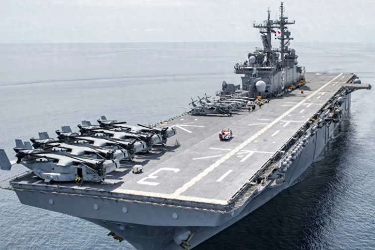 特朗普宣布还将增加航母 特朗普：将造“特朗普级”战舰，还要造航母