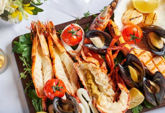 英国禁止将活龙虾直接投入沸水烹煮 欧洲多国禁止活煮甲壳类动物