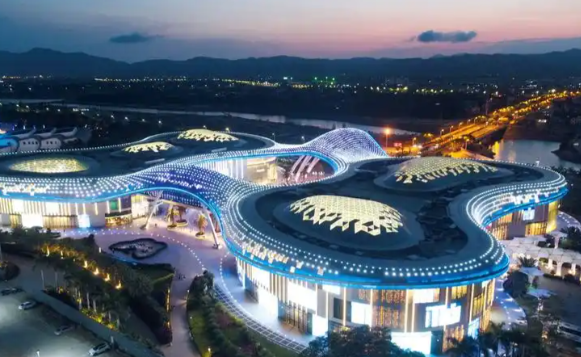 三亚免税店销售额连续5日破亿元 三亚发放1000万元的消费券 三亚免税店销售额连续5日破亿元 三亚发放1000万元的消费券