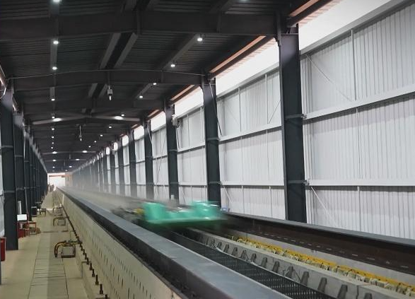 中国磁悬浮试验车时速700公里破纪录 我国创造超导电动磁悬浮推进世界纪录