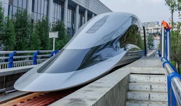 中国磁悬浮试验车时速700公里破纪录 我国创造超导电动磁悬浮推进世界纪录