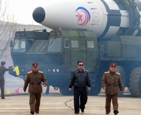 朝鲜试射新型防空导弹！朝鲜新型防空导弹精确打击假想高空目标