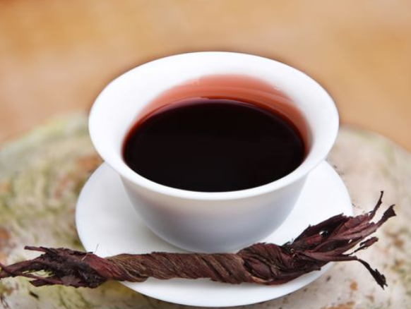 女婴皮肤护理误区：紫草油的危害远超想象，科学护理才安全