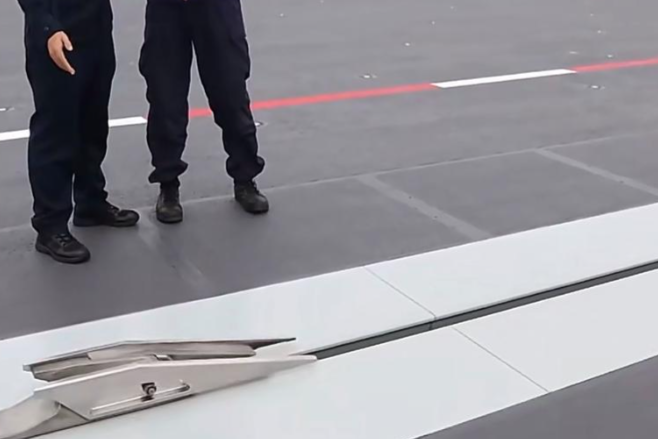 福建舰弹射超近画面曝光！福建舰电磁弹射超近画面“0帧”急停