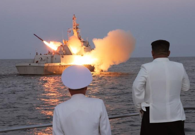 朝鲜试射新型防空导弹！朝鲜新型防空导弹精确打击假想高空目标