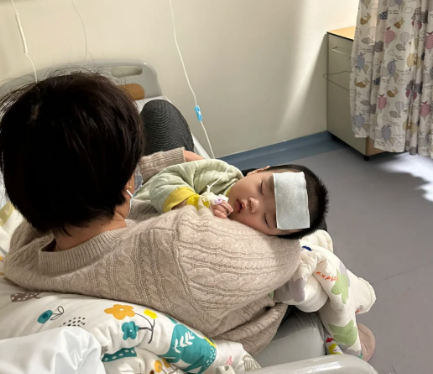 小月龄宝宝可以擦碘伏吗？小月龄宝宝擦碘伏有什么危害？