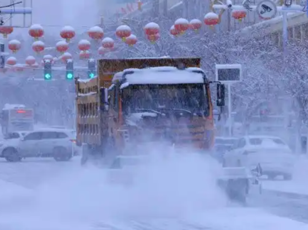 冬季雨雪天气出行安全注意什么？2025年雨雪天气防护与装备指南