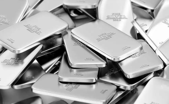 现货铂金创下每盎司2,413.62美元新纪录 现货铂金价格上涨的主要原因有哪些 现货铂金创下每盎司2,413.62美元新纪录 现货铂金价格上涨的主要原因有哪些