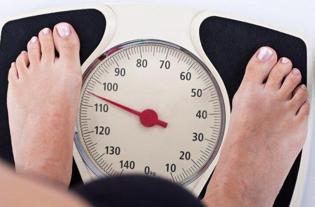 男生为艺考减重65斤！男生艺考减重65斤统考后吃甜食情绪崩溃