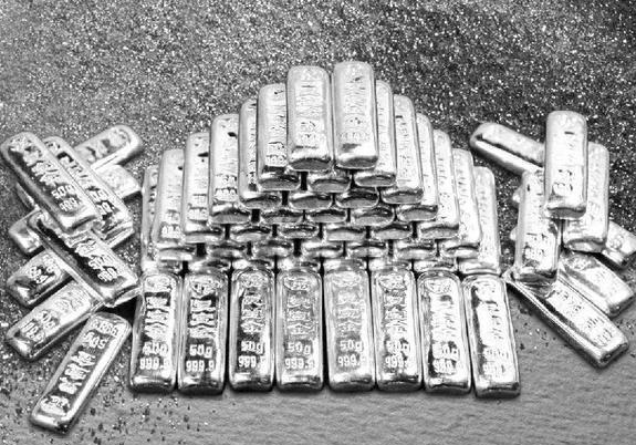 白银继续大涨！白银一度狂飙近6%逼近84美元关口