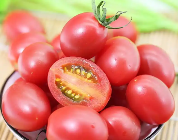 孕吐时吃千禧果能止吐吗(孕妇吐了还能吃千禧果补血吗)