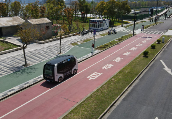 我国智能驾驶渗透率超68% 全国自动驾驶开放测试道路里程突破2.8万公里