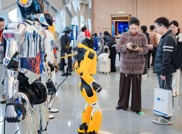 擎天租新年献礼重磅开启!1元租个机器人擎天租上线“即时租”服务 擎天租新年献礼重磅开启!1元租个机器人擎天租上线“即时租”服务