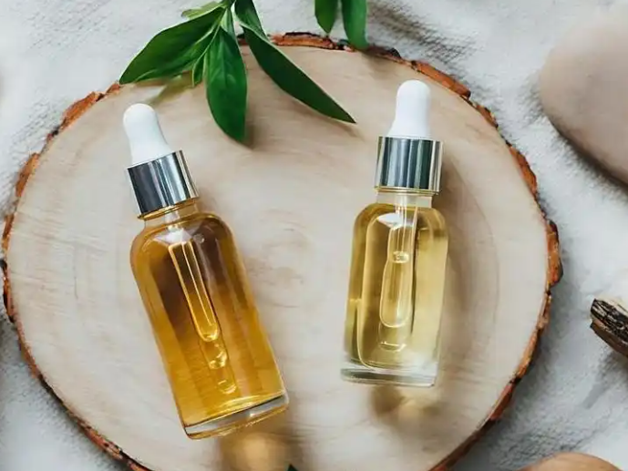 网上爆火的以油养肤真的有用吗?冬季以油养肤是干皮救星吗?