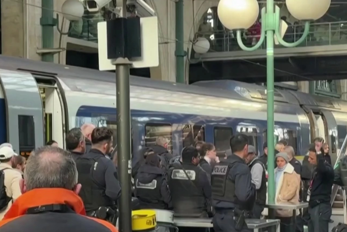 英法海底隧道铁路交通临时中断 “欧洲之星”临时关闭英法海底隧道铁路