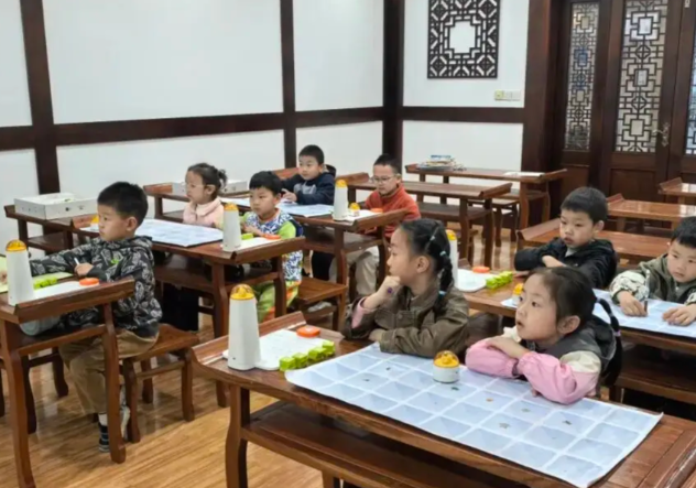 编程低龄化培训成常态！少儿编程为3岁幼儿开班授课