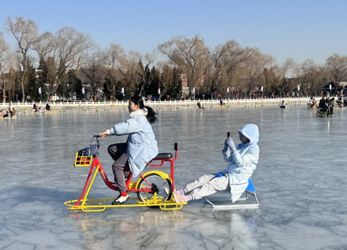 北京什刹海冰场开始搭建!什刹海冰场影视剧中的冬日浪漫地标