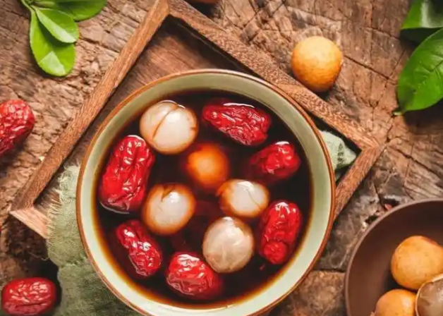 今日小寒养肾为先，小寒节气护肾进补要辨清体质