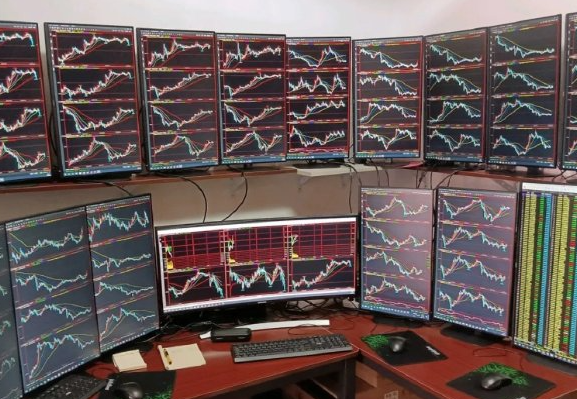 中韩半导体ETF涨超8%,港股通医疗、创新药等ETF涨约7% 中韩半导体ETF涨超8%,港股通医疗、创新药等ETF涨约7%