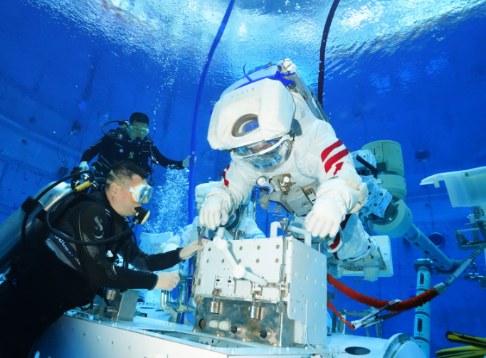 中国首次航天员洞穴训练圆满完成：2026解码航天产业经济新引擎