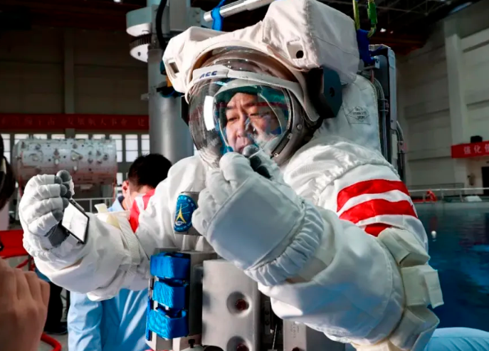 中国首次航天员洞穴训练圆满完成：2026解码航天产业经济新引擎
