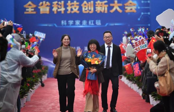 高泽霞团队培育出世界首例无刺武昌鱼 无刺武昌鱼有望在未来两年内走向市场