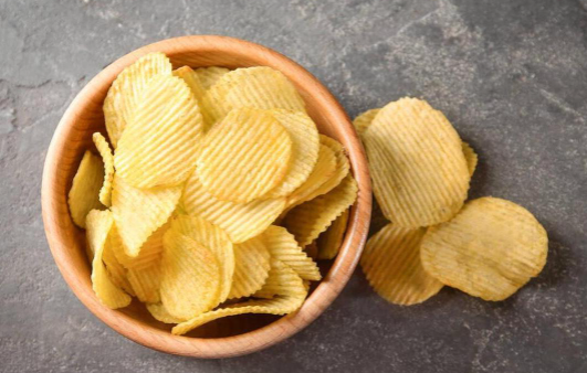 英国正式实施垃圾食品广告限制措施 英国小学入学儿童中22.1%超重或肥胖