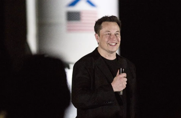 马斯克:我们已处于“技术奇点” 马斯克认为2026年能实现AGI 马斯克:我们已处于“技术奇点” 马斯克认为2026年能实现AGI