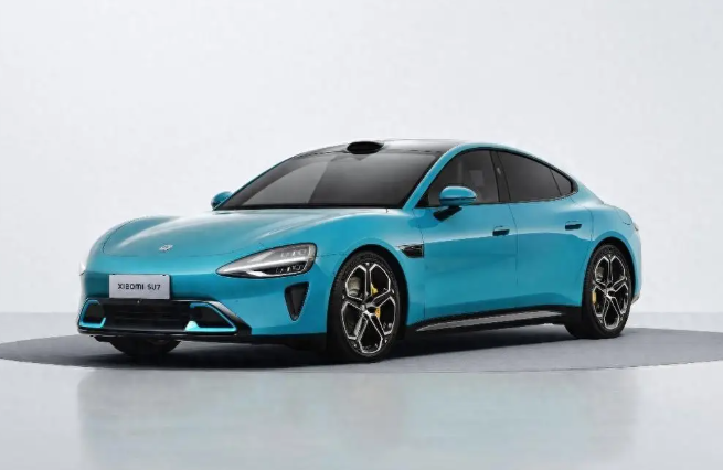新一代小米SU7预计2026年4月上市，定位豪华高性能纯电轿车