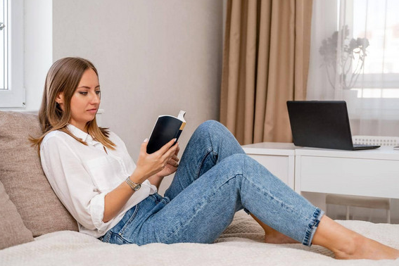 医生不建议直接穿外裤坐卧在床上 如何预防外裤在床上不干净？