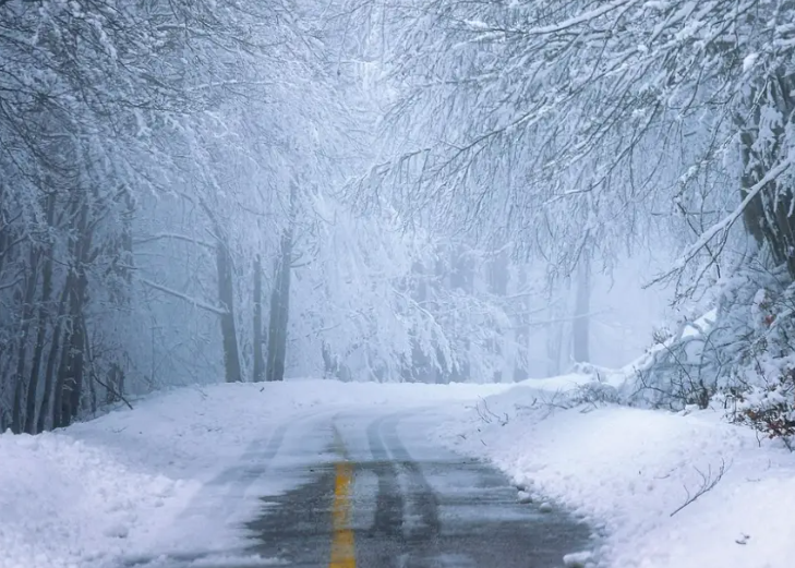 未来三天东北降雪明显增强局地或现暴雪，中东部多地气温震荡回升