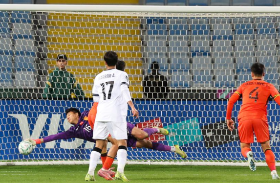 U23国足0比0战平伊拉克队 U23国足门将李昊多次神扑