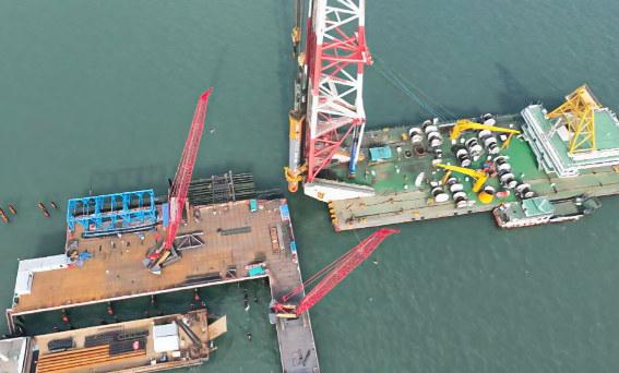 东北规模最大跨海大桥取得重大突破 大连长海大桥主墩钢平台顺利实现贯通