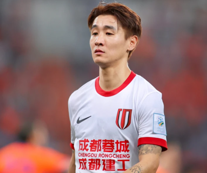 韦世豪签3年顶薪长约 成都蓉城与国脚韦世豪完成续约