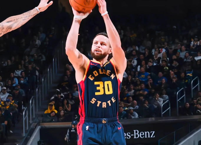 新鹰王率队胜勇士迎来三连胜，勇士不敌老鹰库里空砍31+5