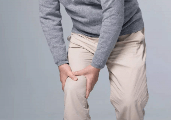 膝盖的寿命只有60年,2026想要膝盖“长寿” 少做这5件事 膝盖的寿命只有60年,2026想要膝盖“长寿” 少做这5件事