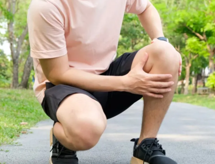 膝盖的寿命只有60年,2026想要膝盖“长寿” 少做这5件事 膝盖的寿命只有60年,2026想要膝盖“长寿” 少做这5件事
