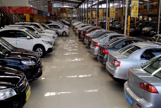 年轻人们在年关3.9折抄底库存车 3.9折抄底倒闭车企库存车的消息是谁在炒作