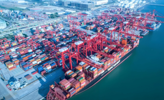 2025年中国进出口连续9年保持增长 中国连续17年稳居全球第二大进口市场 2025年中国进出口连续9年保持增长 中国连续17年稳居全球第二大进口市场