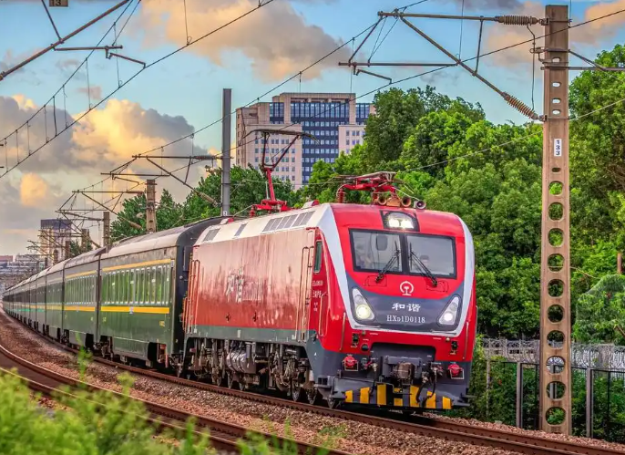 Z99/100次列车正式退出历史舞台，29年沪港记忆藏着多少人的青春？