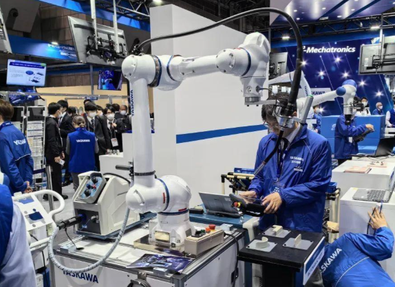 中国工业机器人出口增速超48% 中国工业机器人市场份额全球第二