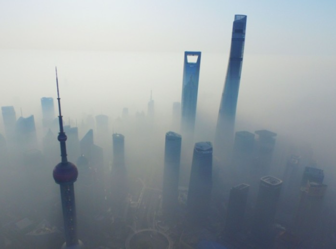 上海全城预警大雾来袭！上海部分地区将出现能见度小于50米强浓雾