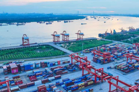 湖北亿吨大港数量位居全国内河第一 湖北省货物吞吐量过亿吨的大港数量突破5个