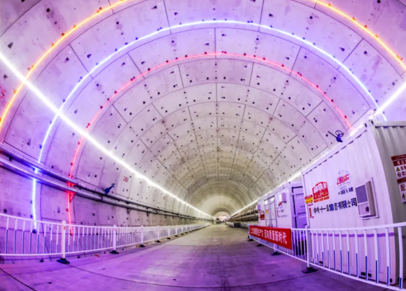 中国把16公里高铁隧道挖到了海底 甬舟铁路金塘海底隧道‌实现20毫米级精准对接