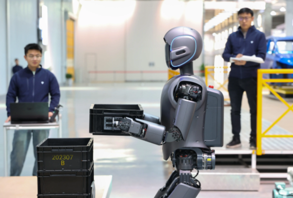 中国人工智能企业数量已超6200家 2025年我国人工智能核心产业规模突破1万亿元