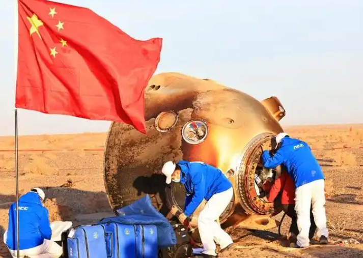 2026年神二十3人乘组首次亮相，停留空间站的飞船也即将返回