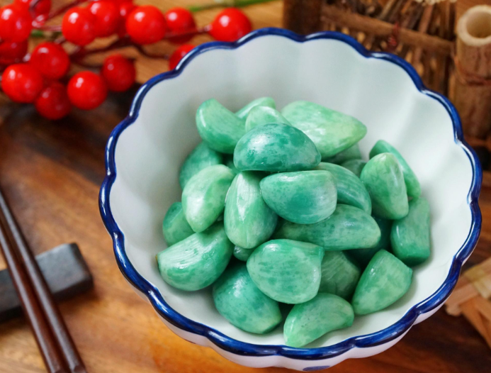 春节吃腊八蒜怎么吃更健康？2026年腊八蒜营养价值与食用建议