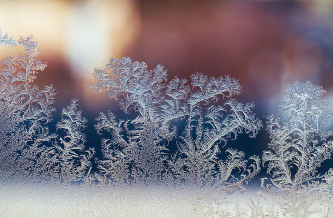 新疆-47.4℃刷新今冬最低温纪录，南方“冻哭”今年首场寒潮来袭