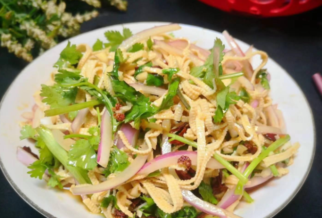 春节吃凉拌菜怎么吃最健康？2026年凉拌菜营养保留与安全建议